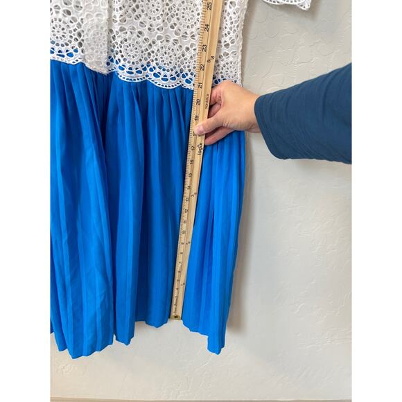 Sandro Paris Sz 6 US 36 FR Maca Eyelet Lace Pleated Skirt Midi Dress White Blue - Picture 10 of 12